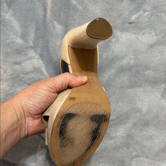 Jessica Simpson Women's Cream Heeled Sandals - Picture 5 of 9